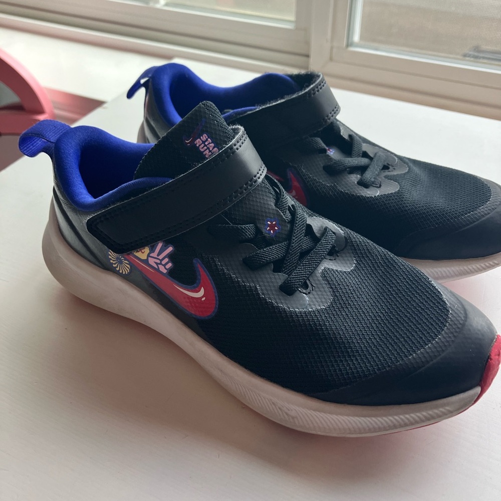 Nike Girls shoes, Size 1 youth